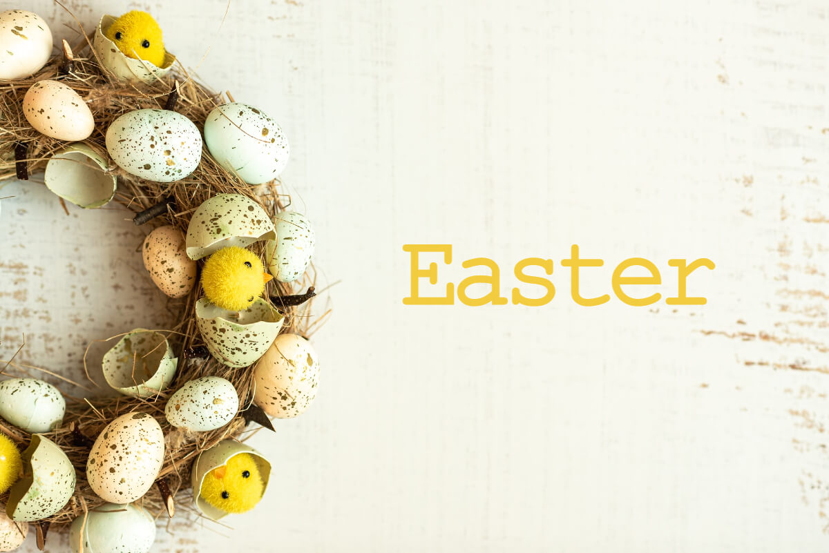 Easter Wreath with egg and chicks