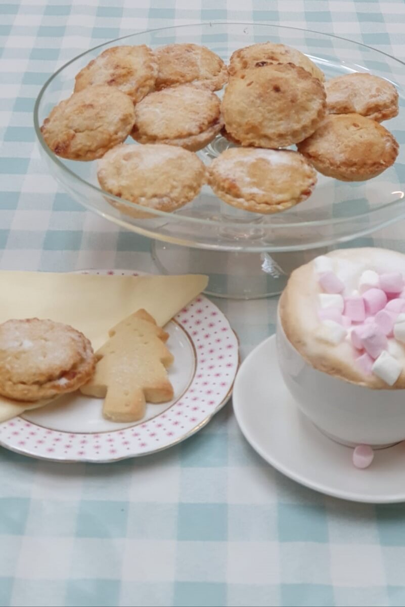 Mince pies, festive biscuits and hot chocolate at Book and Cup Cafe